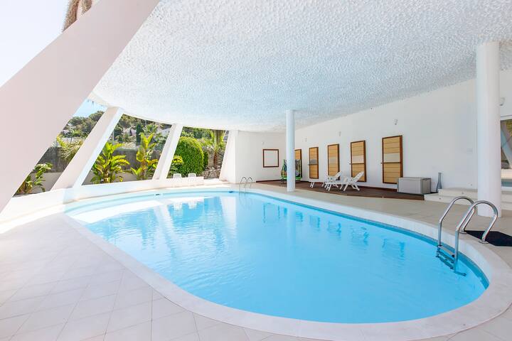 Beautiful Modern Villa In The Heart Of Santa Ponsa gallery image 2