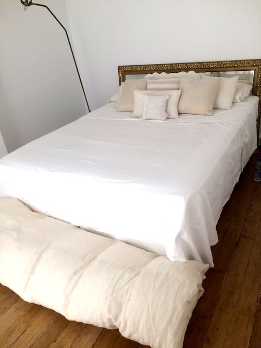 Bedroom with beautiful wall detailings