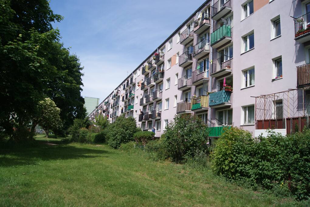 Blok od strony balkonów