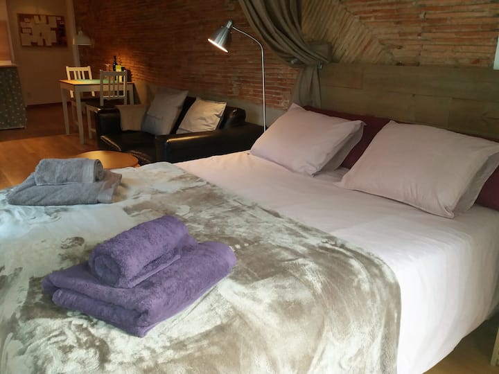 Loft in Girona · ★4.78 · Studio · 1 bed · 1 bath