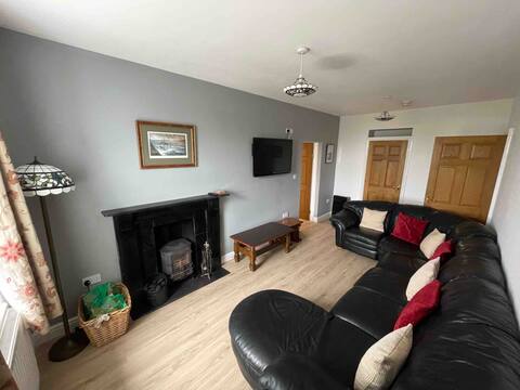 Popular Airbnb listing: Traditional Welsh cottage with a modern feel. in Maelog, Rhosneigr