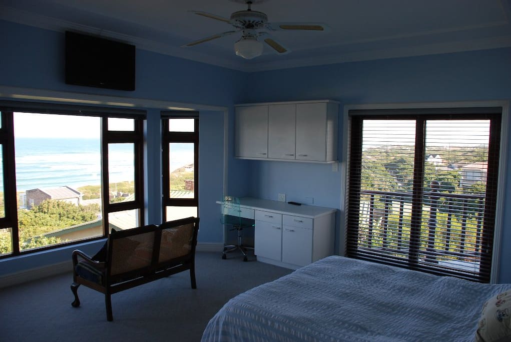 Standard Queen Room view of the ocean and golf course