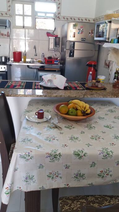 Sala para ser compartilhada com os hóspedes
