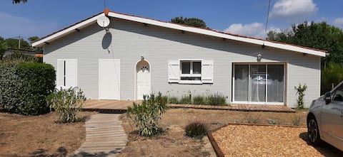 Airbnb performant: New summer villa, close to beaches, with garden à Vendays Montalivet