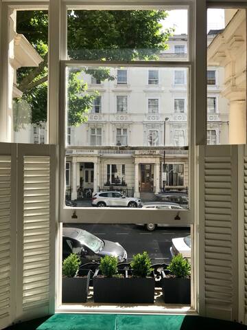 Spacious 2 bed flat in Bayswater next to Hyde Park gallery image 5