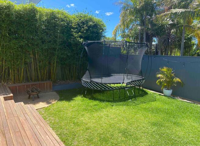 Beautiful 4 bedroom home with solar heated pool gallery image 5