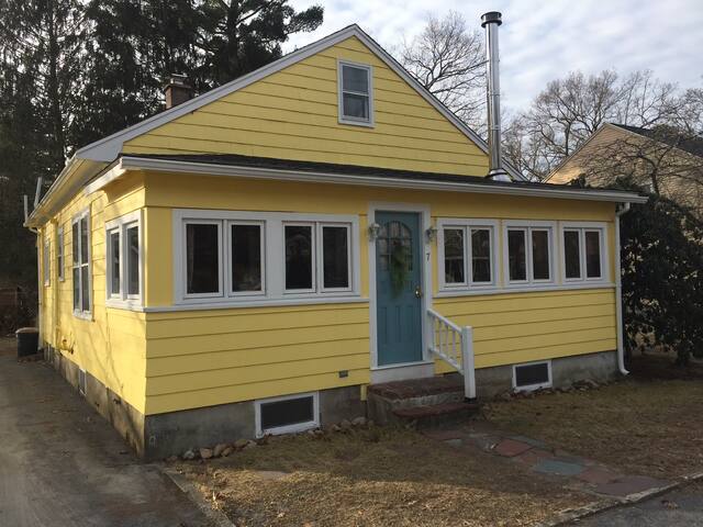 Sudbury - Charming Bungalow Near Lake