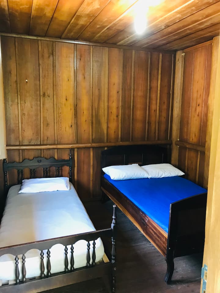 საძინებელი 4