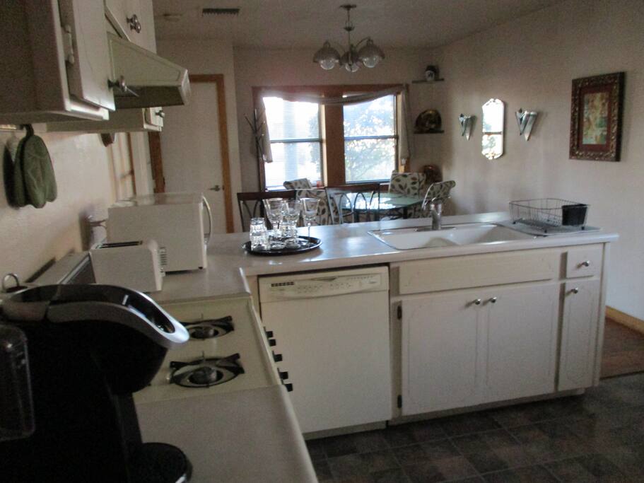 Coffee Maker, Oven /Range, Dishwasher, Microwave, Refrigerator