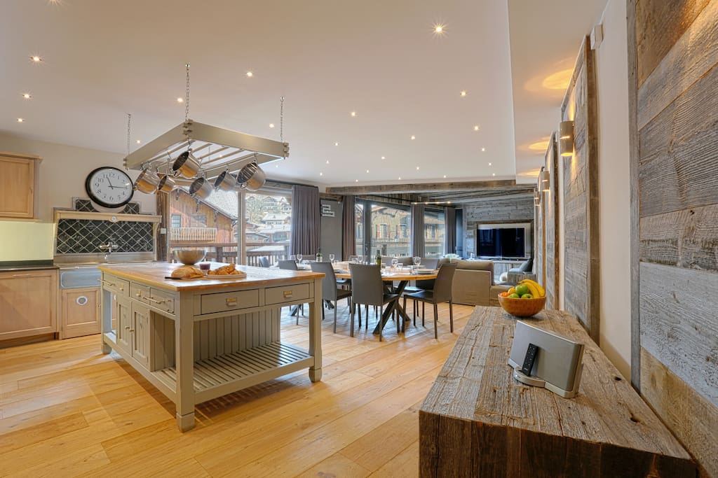• Vast open plan living and dining space •