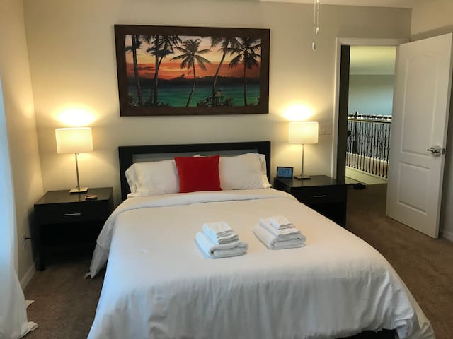 Sunset Suite Near UCF Hotel-like LUXURY 4-less