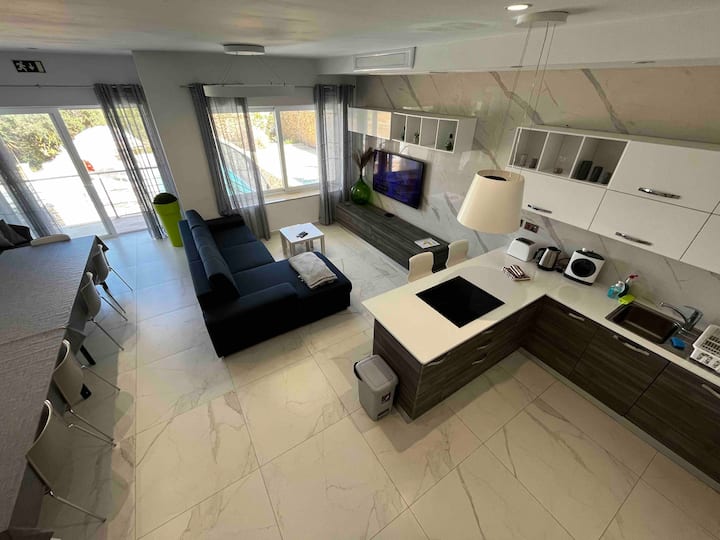 Modern Duplex Maisonette With Private Pool! - Malta
