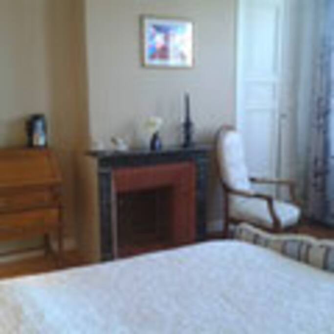 Une chambre individuelle au 1er étage de la maison