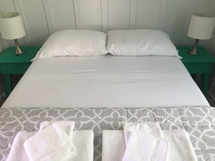 Dormi bene su questo nuovo materasso Casper (full size).  Puoi sentire l'oceano.