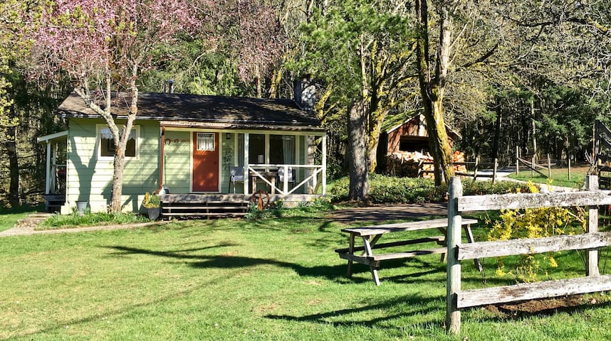 Classic Farm Stay Cottage B&B - Farm stays for Rent in Salt Spring ...