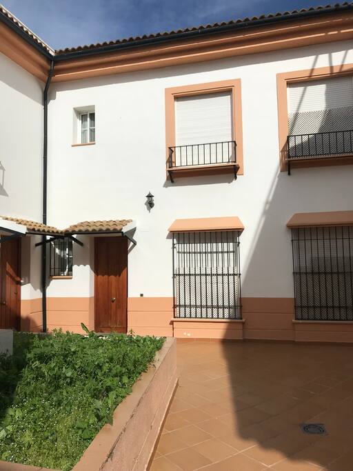 Entrada patio comunidad