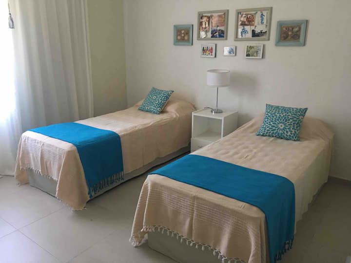 Camera da letto turchese