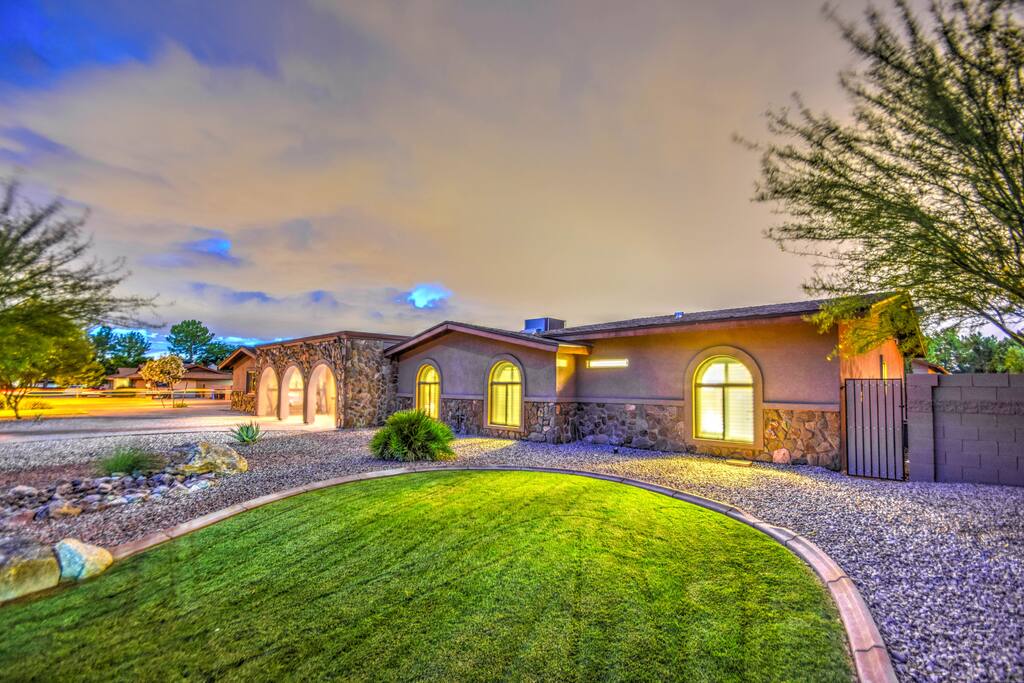 Well Manicured Front Yard Landscaping