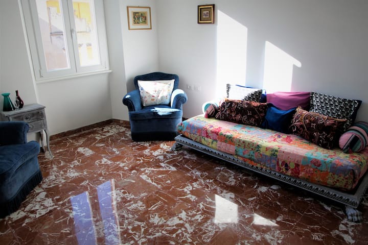 Salone