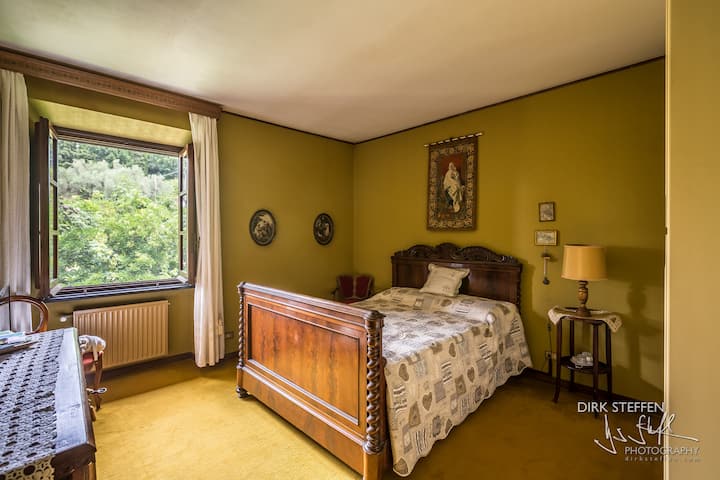 Стаята III с изглед към романтични градини