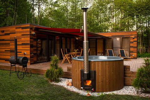 Cosy house with hot tub, sauna & big private yard