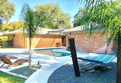 Heated+Pool-Airport+Oasis%7CTop+Rated-Near+MedCenter
