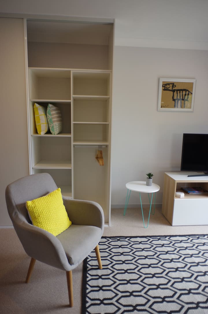 Modern & Private Studio Apartment In Quiet Street - Alice Springs