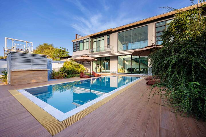 【曼谷市区700平网红高端泳池别墅】近地铁口超市/3晚以上免费接机一次/旅游路线定制 gallery image 2