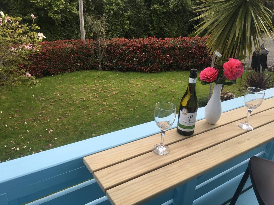 Balcony to sit & enjoy the evening sun & view of the bay