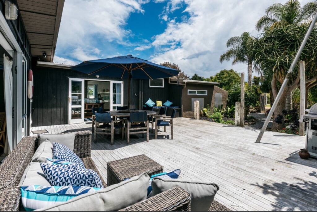 Main deck with bbq