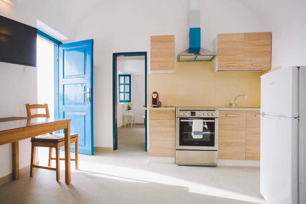 fully equipped kitchenette