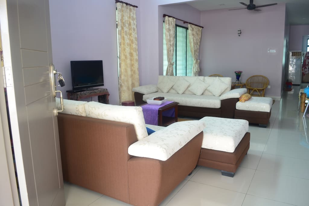 Air-conditioned hall