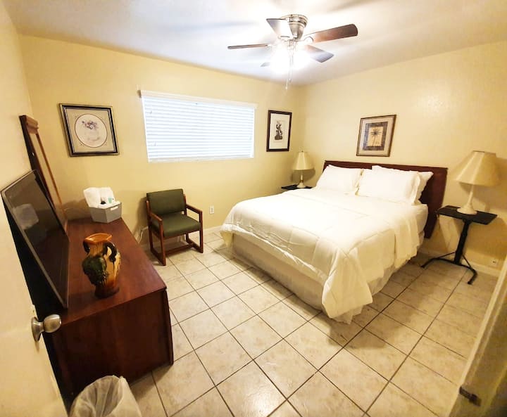 Manželská posteľ na spanie pre dve osoby (druhá spálňa)