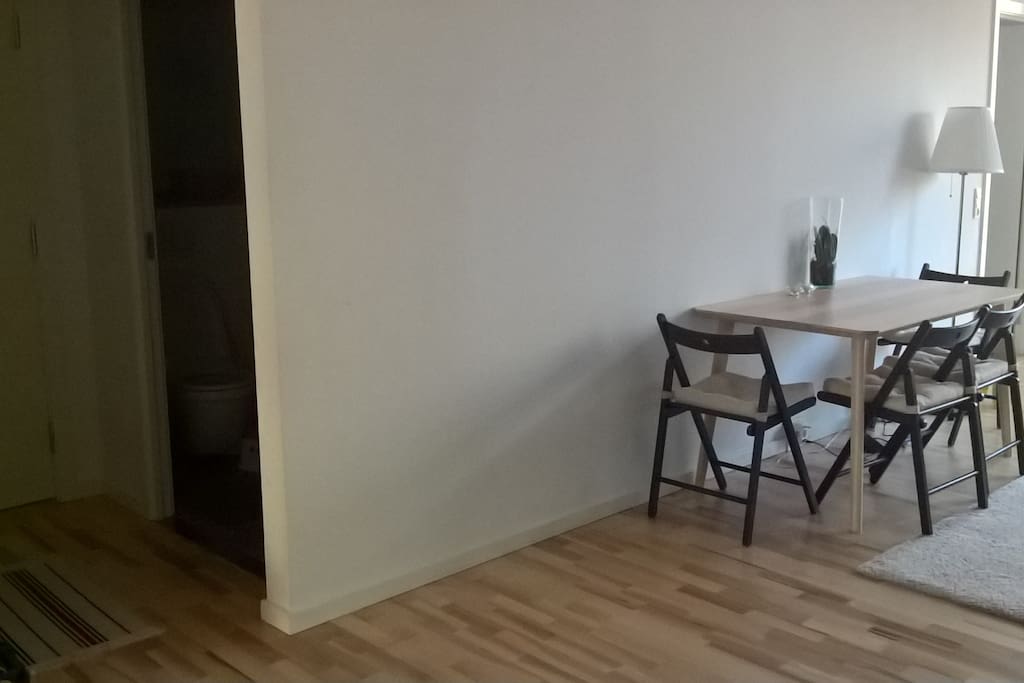 Sitting room - dining corner