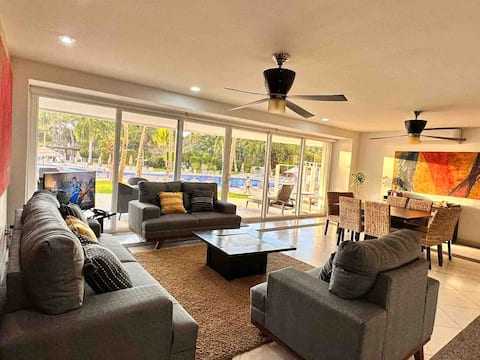 Oceanfront condo in Nuevo Vallarta