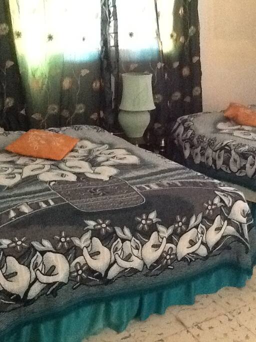 Habitación dormitorio, 2 camas matrimoniales.