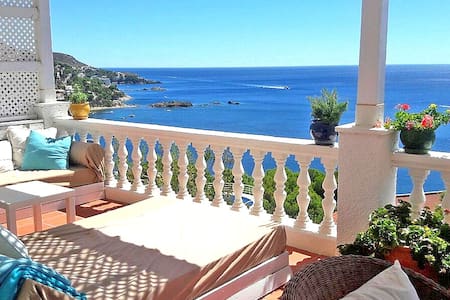 Amazing apt in Canyelles with terrace & parking