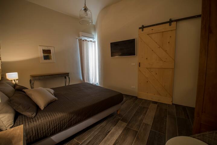 Home Village B&B – Room Emiliano gallery image 3
