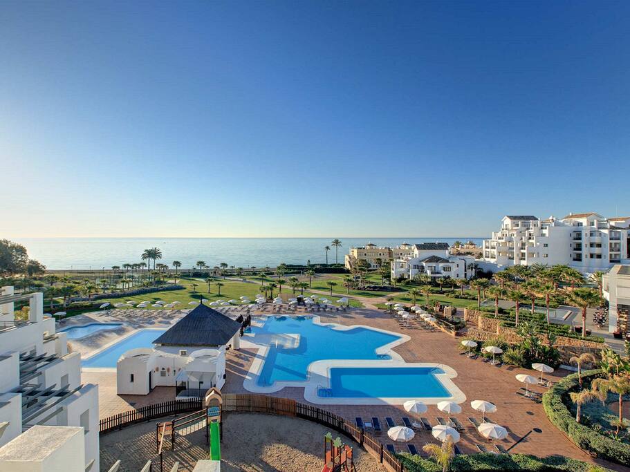 Frontbeach Resort with 4 large pools