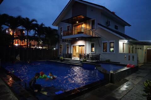 Pesona Air - Private Pool and Villa