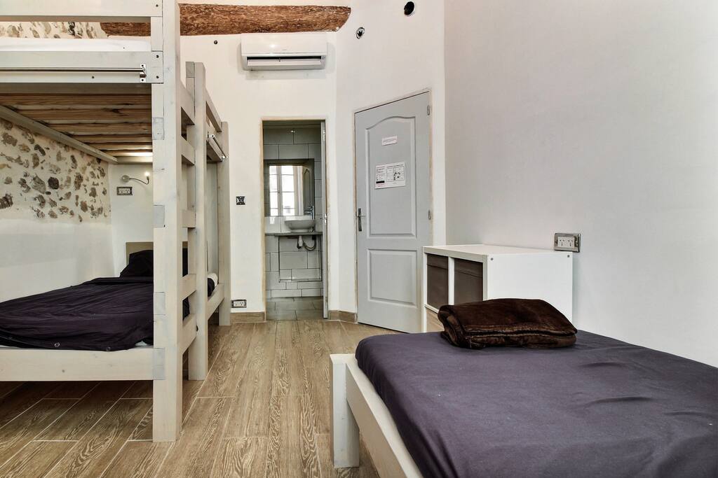 MAX 3 GUEST PER ROOM