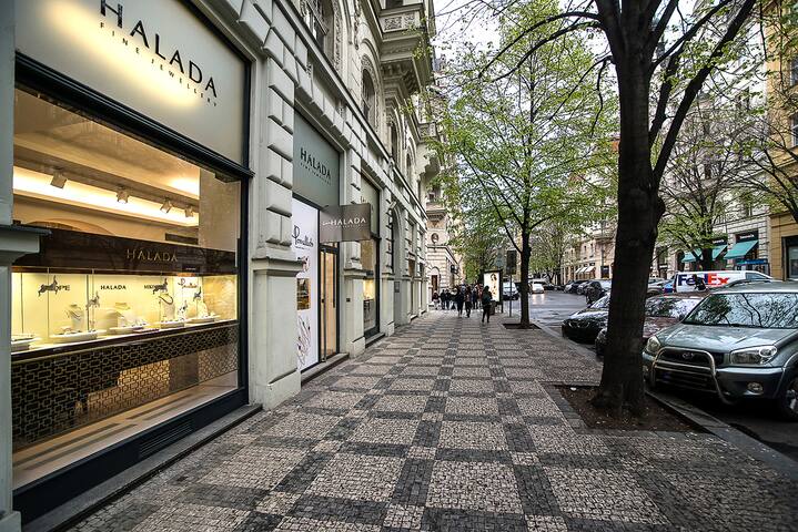 Quiet apartment in the Old Town gallery image 2