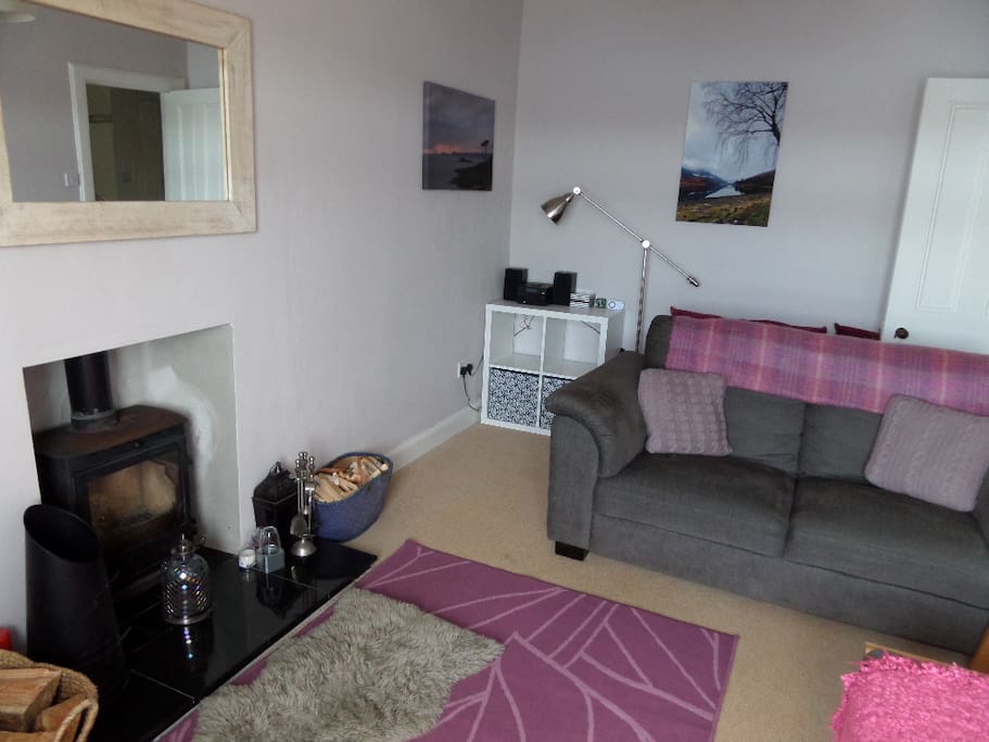 Well equipped lounge