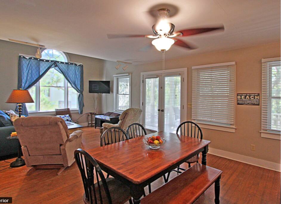 Open floor plan-Living room w/ cable TV, 2 recliners and sleeper sofa