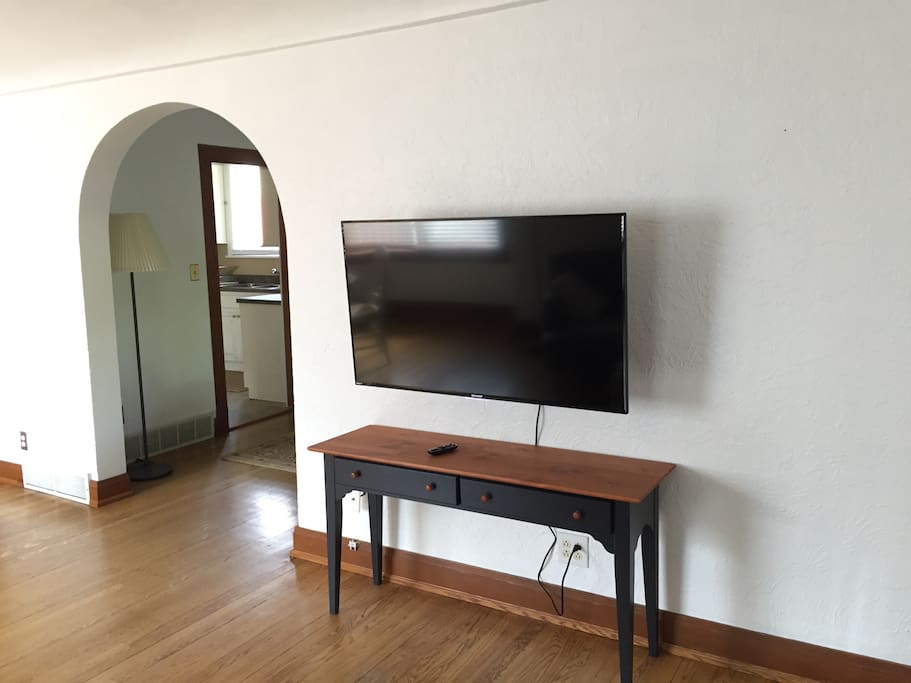 50" Smart TV - Netflix ready