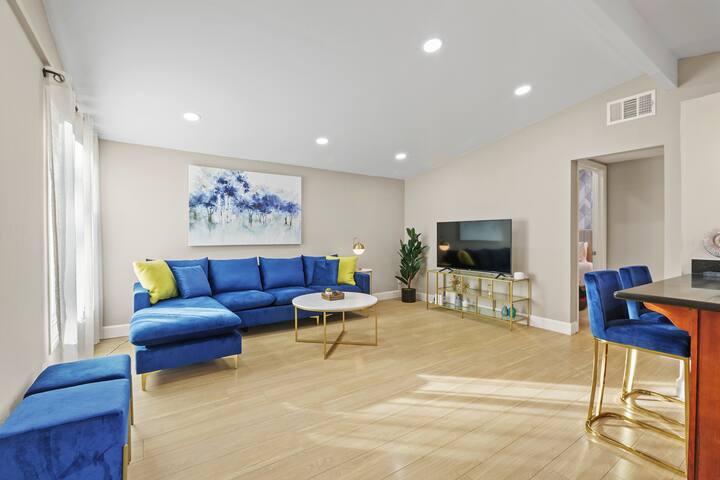 Stylish 3B2B House in Sunnyvale w/ Fast WI-FI