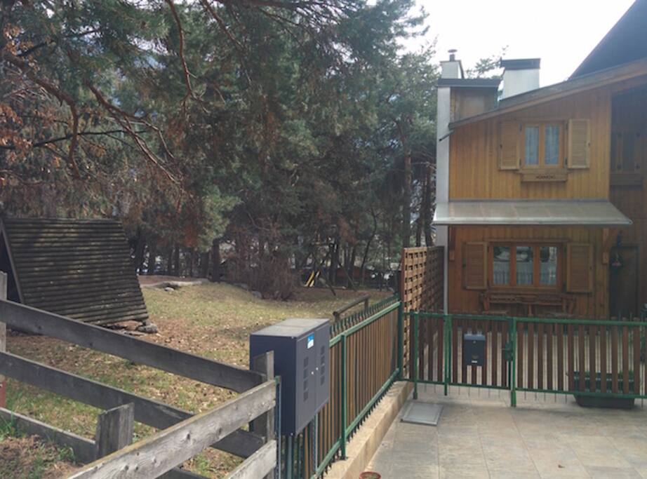 Parco giochi lato Ovest/Playground West Side