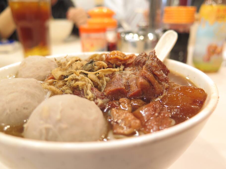 香港元老级牛丸粉面店 吃的都是满满回忆 香港旅游攻略 尽在airbnb爱彼迎 香港元老级牛丸粉面店 吃的都是满满回忆 香港旅游攻略 尽在airbnb爱彼迎