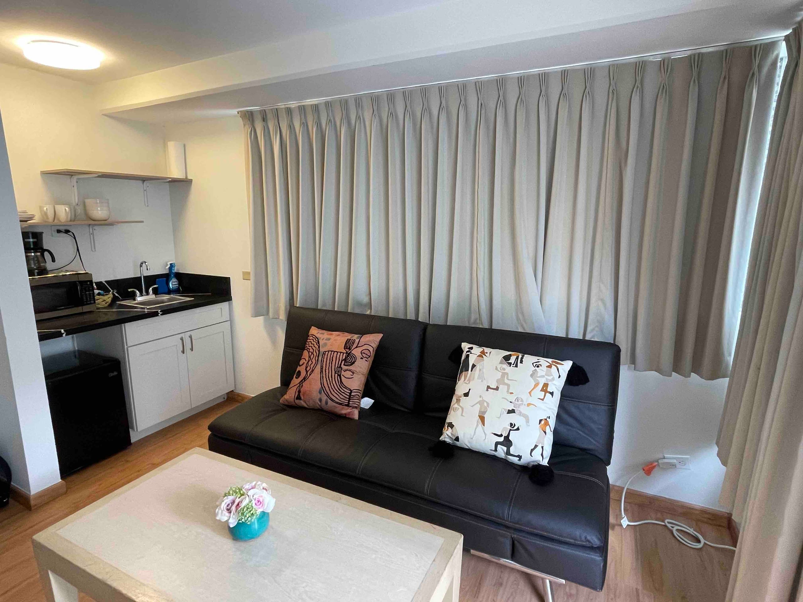 MangoGo 403/Cozy & Spacious New Room in Waikiki - Image 5