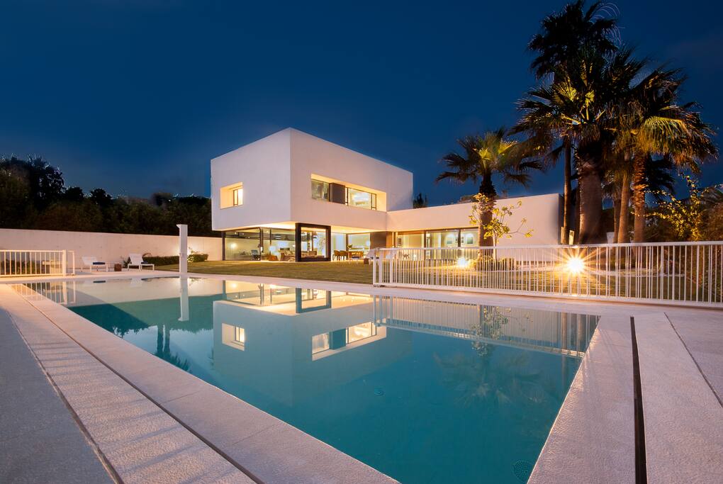 Casa Blanca at night